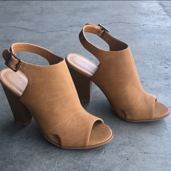 Open toe heels - Picture 3 of 4